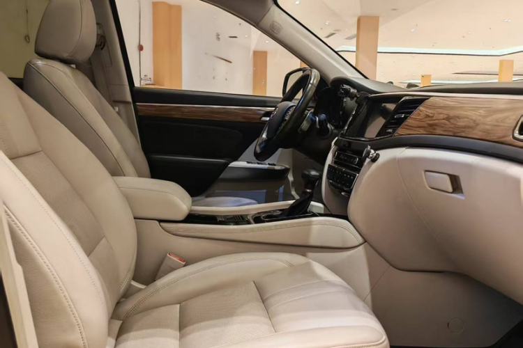 Used GAC Trumpchi GS8 2017 320T Two-Wheel Drive Luxury Smart Connectivity Version (7 Seats)