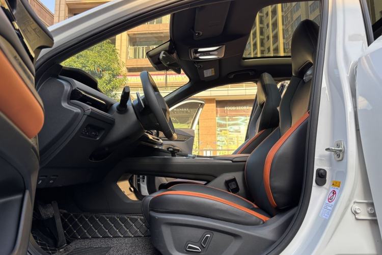 Used Changan UNI-V 2023 1.5T Prestige Model