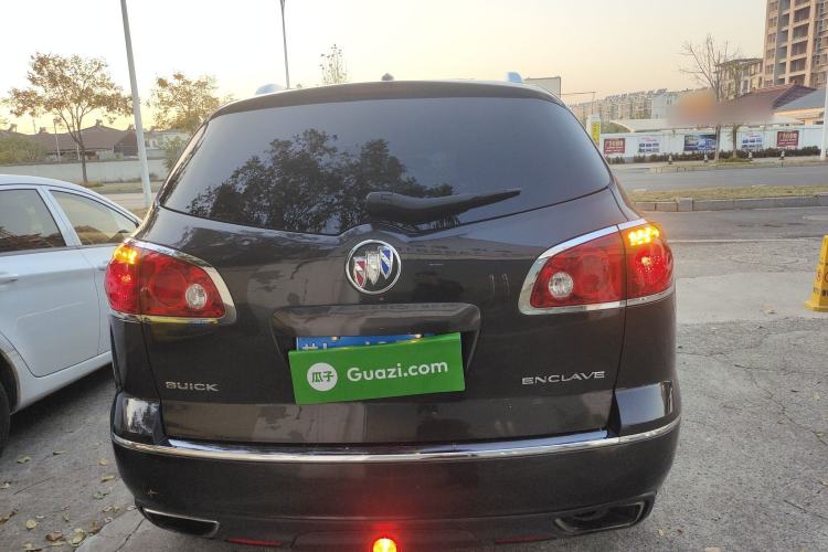 Used Buick Enclave 2014 3.6L Two-Wheel Drive Elite Comfort Version