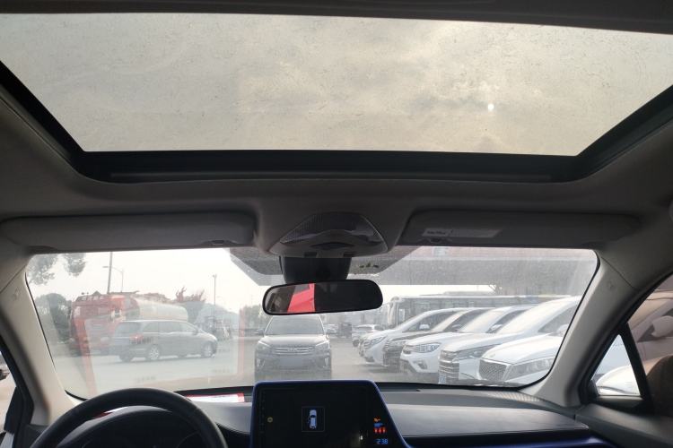 Used Toyota C-HR 2018 2.0L Leading with Sunroof China VI Standard
