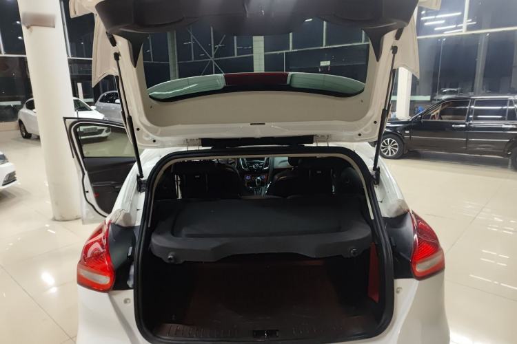 Used Ford Focus 2017 Hatchback 1.6L Automatic Fashion Edition Smart Drive Version
