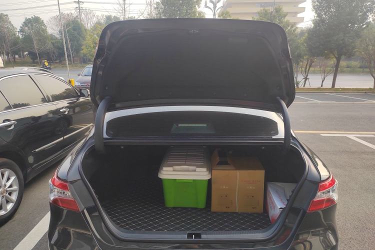 Used Toyota Camry 2018 Dual-Engine 2.5 HG Luxury Edition
