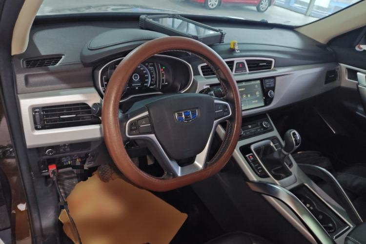 Used Geely Auto Emgrand X7 Sport 2016 2.0L Manual Smart Connect Version
