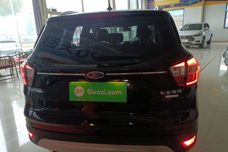 Used Ford Kuga 2018 EcoBoost 180 Two-Wheel-Drive Platinum Edition
