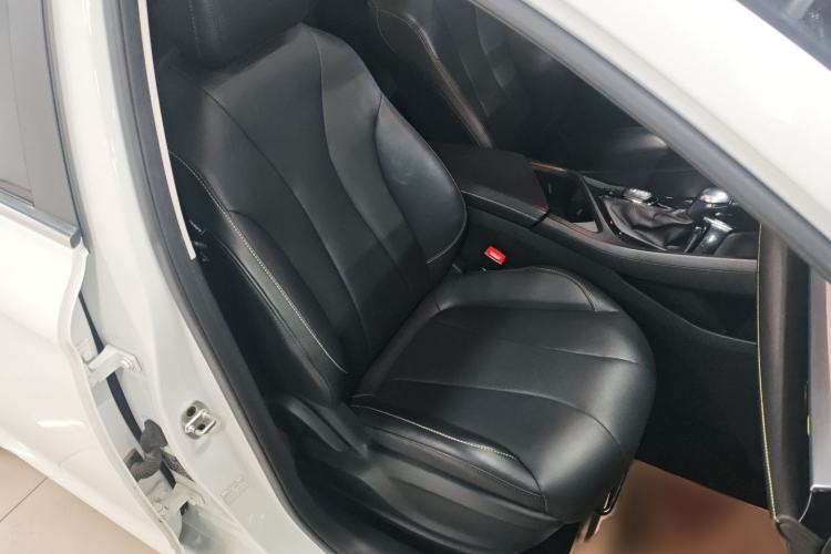 Used Roewe i5 2021 1.5L CVT Diamond Edition
