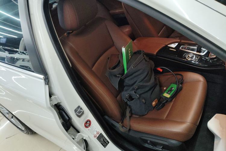 Used BMW 5 Series 2014 520i Elegant Edition
