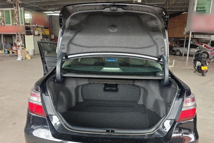 Used Toyota Camry 2015 2.0G Premier Edition
