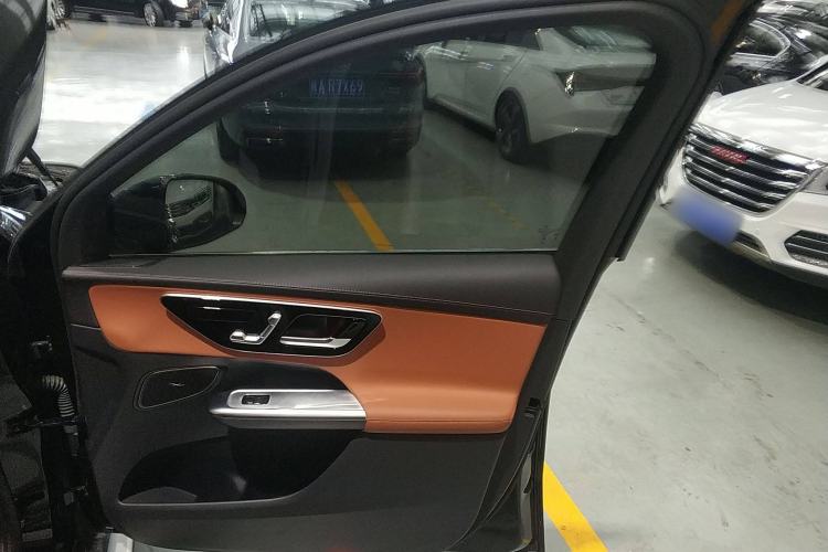 Used Mercedes-Benz GLC 2025 GLC 300 L 4MATIC Dynamic Model 5 Seats