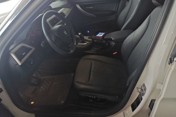 Used BMW 3 Series 2015 320Li Luxury Edition Fashion Model
