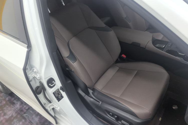 Used Lexus ES 2022 200 Excellence Edition
