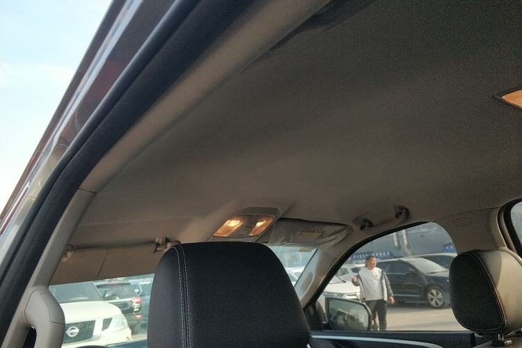 Used SAIC MAXUS T70 2021 2.0T Diesel Automatic 4x4 Elite Version with Long Bed and High Ground Clearance
