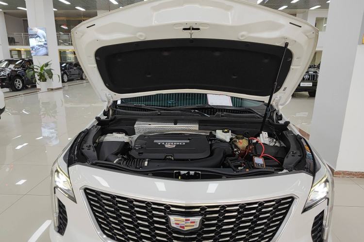 Used Cadillac XT4 2021 28T Two-Wheel Drive Leading Version
