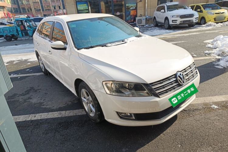 Used Volkswagen Gran Lavida 2013 1.6L Manual Fashion Model