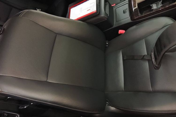 Used Toyota Camry 2016 2.0G 10th Anniversary Leading Edition
