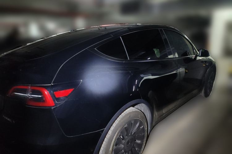 Used Tesla Model Y 2023 Long-Range All-Wheel-Drive Version
