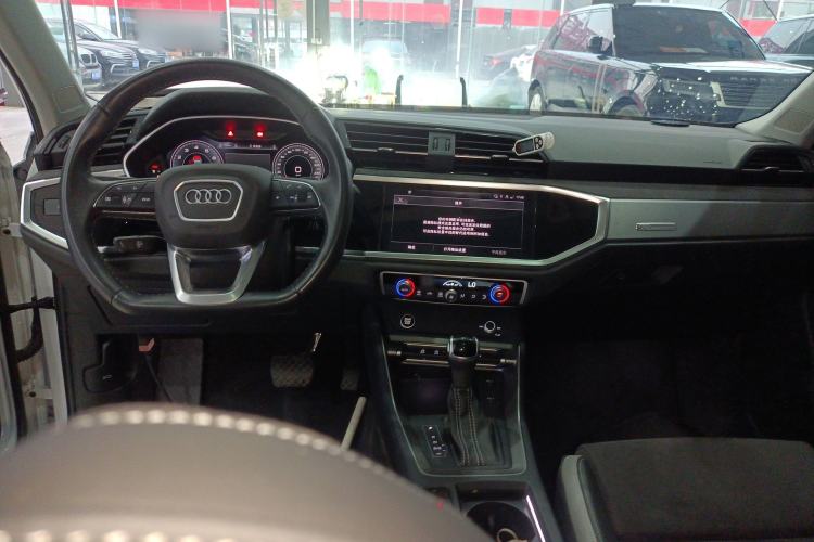 Used Audi Q3 2023 35 TFSI Fashion Dynamic Model (1.5T)
