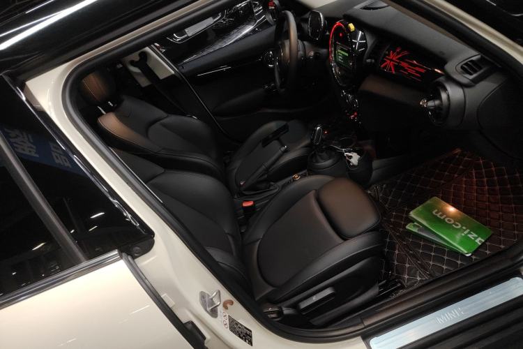 Used  MINI 2021 1.5T COOPER Classic Edition Five-Door Version
