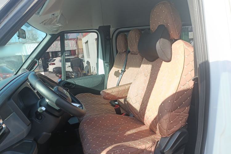 Used JMC Fushun 2022 2.0T Manual Multi-Function Passenger Vehicle Short Wheelbase Mid-Height Roof 6-Seater