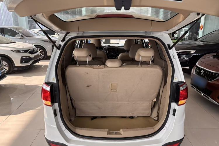 Used Baojun 730 2014 1.5L Manual Luxury Navigation ESP Version 7 Seats
