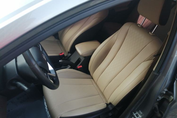 Used Baojun 310W 2017 1.5L Manual Fashion Model China V
