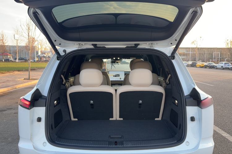 Used ONVO Luxeed L90 
