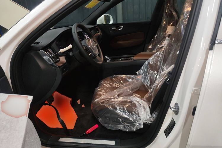 Used Volvo XC60 2025 B5 Four-Wheel Drive Smart & Advanced Luxury Edition
