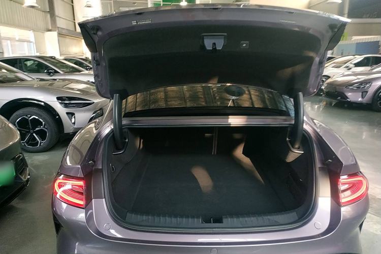 Used  SU7 2024 Rear-Drive Long-Range Intelligent Driving Version
