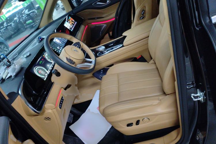 Used VOYAH Dream 2024 PHEV Extended-Range Premium Edition
