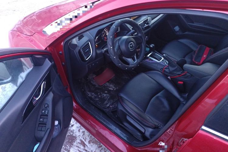 Used Mazda Mazda 3 Axela 2014 Sedan 1.5L Automatic Luxury Model
