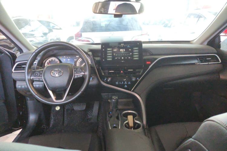 Used Toyota Camry 2021 2.0G Luxury Edition
