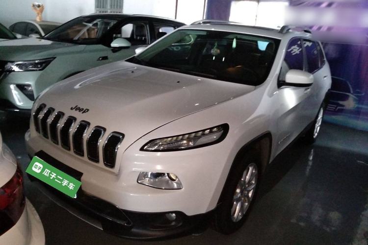 Used  Cherokee 2017 2.0L Superior Edition

