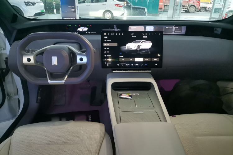 Used  12 2025 Ultra Extended-Range Edition
