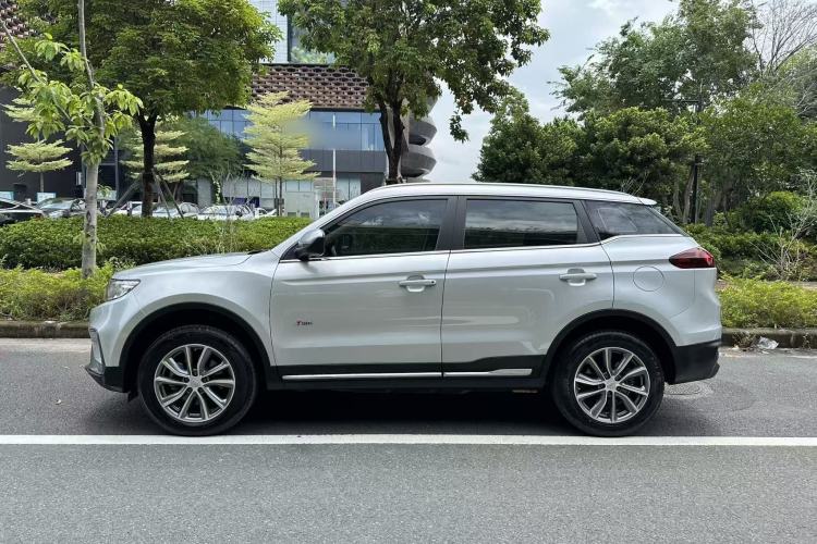 Used Geely Auto Emgrand X7 Sport 2020 1.8TD DCT Two-Wheel Drive Smart Connect 4G-Enabled Version

