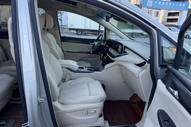 Used Buick GL8 2022 ES Landtrek 653T Luxury Edition
