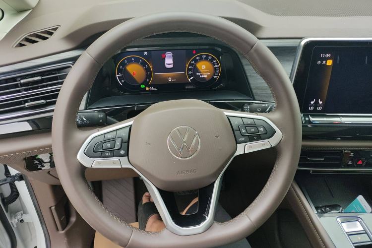 Used Volkswagen Viloran 2024 330TSI Luxury Edition
