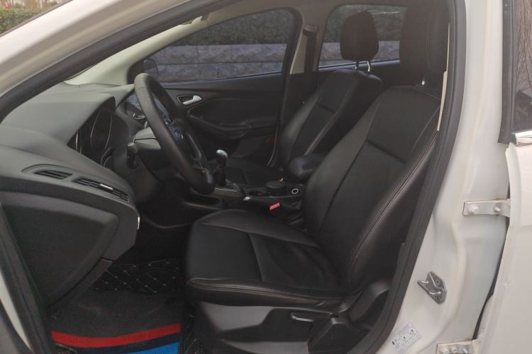 Used Ford Focus 2012 Hatchback 1.6L Manual Comfort Model
