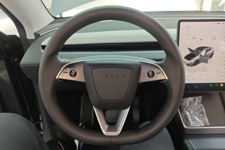 Used Tesla Model Y 2025 Rear-Wheel Drive First Edition