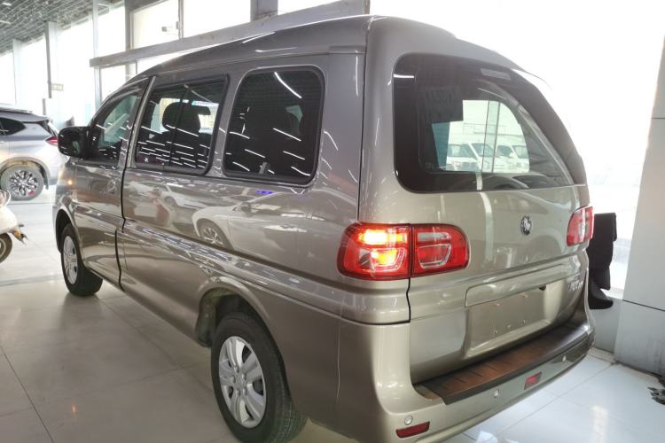 Used FORTHING Lingzhi 2023 M5 1.6L Practical Model 5 Seats
