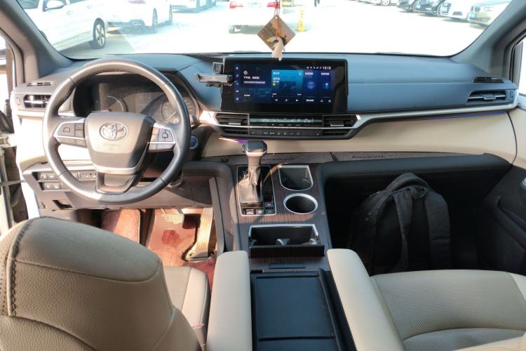 Used Toyota Granvia 2023 2.5L Hybrid Prestige PLUS Edition