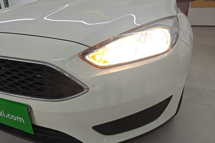 Used Ford Focus 2018 Hatchback Classic 1.6L Automatic Comfort Plus SmartDrive Edition
