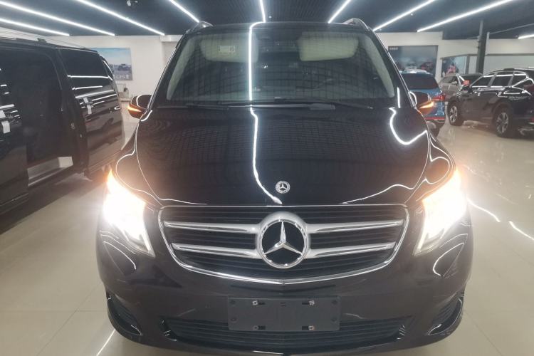 Used Mercedes-Benz V-Class 2018 V 260 Avantgarde Edition China VI
