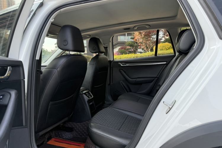 Used Skoda Octavia 2019 TSI280 DSG Luxury Edition Station Wagon China VI Standard