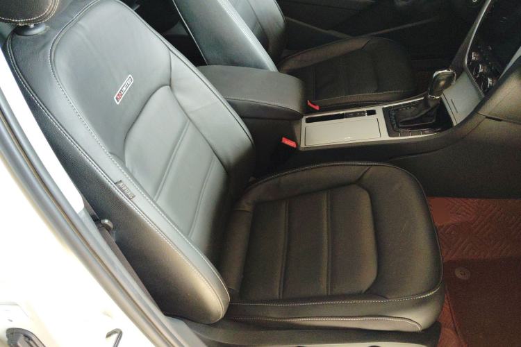 Used Volkswagen Passat 2014 1.8TSI DSG 30th Anniversary Edition
