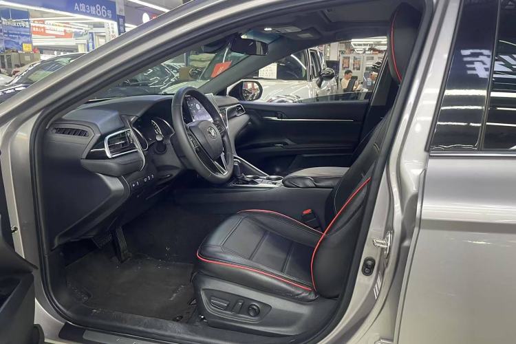 Used Toyota Camry 2021 2.0G Luxury Edition
