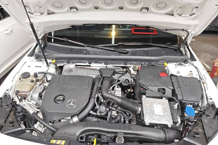 Used Mercedes-Benz A-Class 2022 Revised Version A 200 L Sport Sedan Fashionable Style
