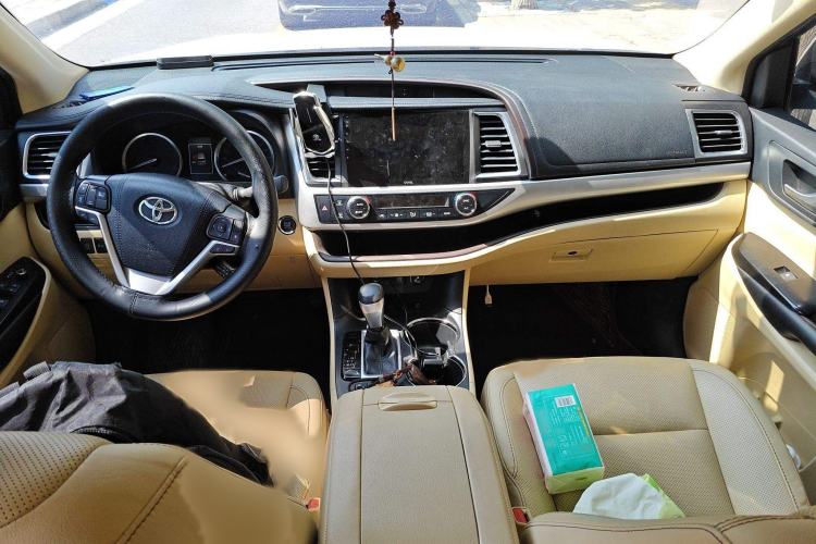 Used Toyota Highlander 2018 2.0T Four-Wheel Drive Luxury Version 7 Seats China VI Standard
