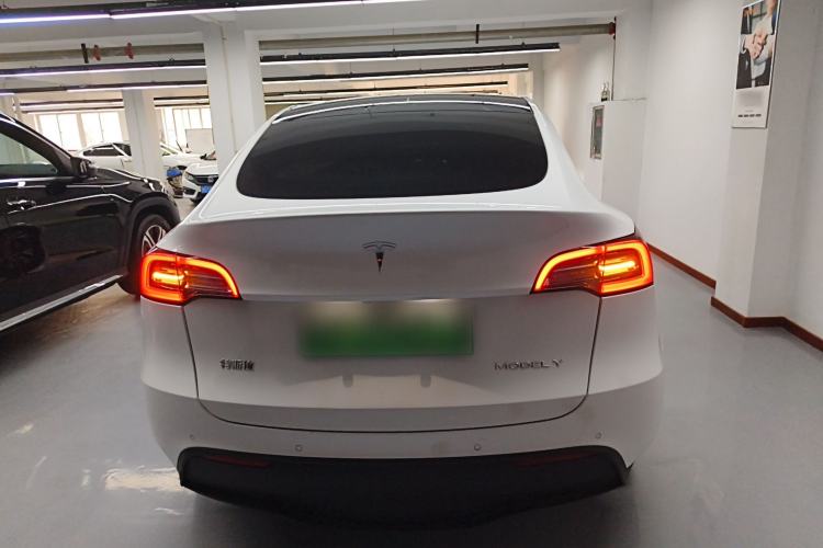 Used Tesla Model Y 2021 Long-Range All-Wheel-Drive Version