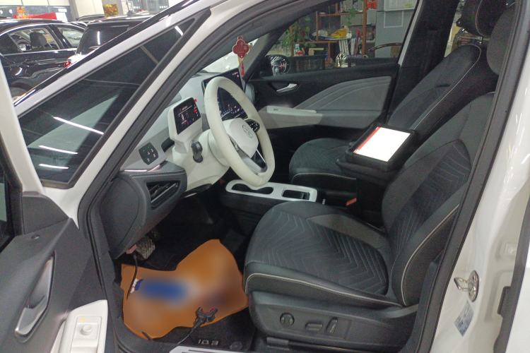 Used Volkswagen ID.3 2025 Smart Model Outstanding Oxygen Edition
