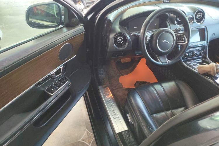 Used Jaguar XJ 2014 XJL 2.0T Two-Wheel-Drive Elegant Business Edition
