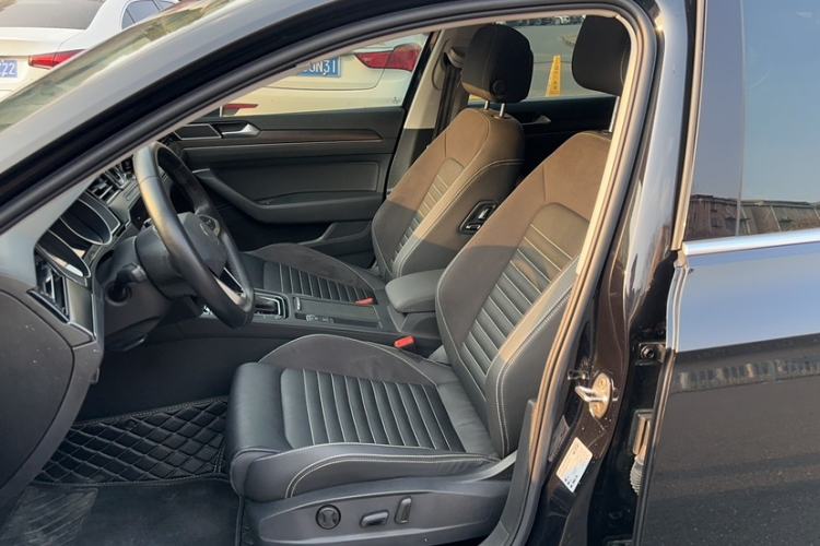 Used Volkswagen Magotan 2020 280TSI DSG Leading Edition
